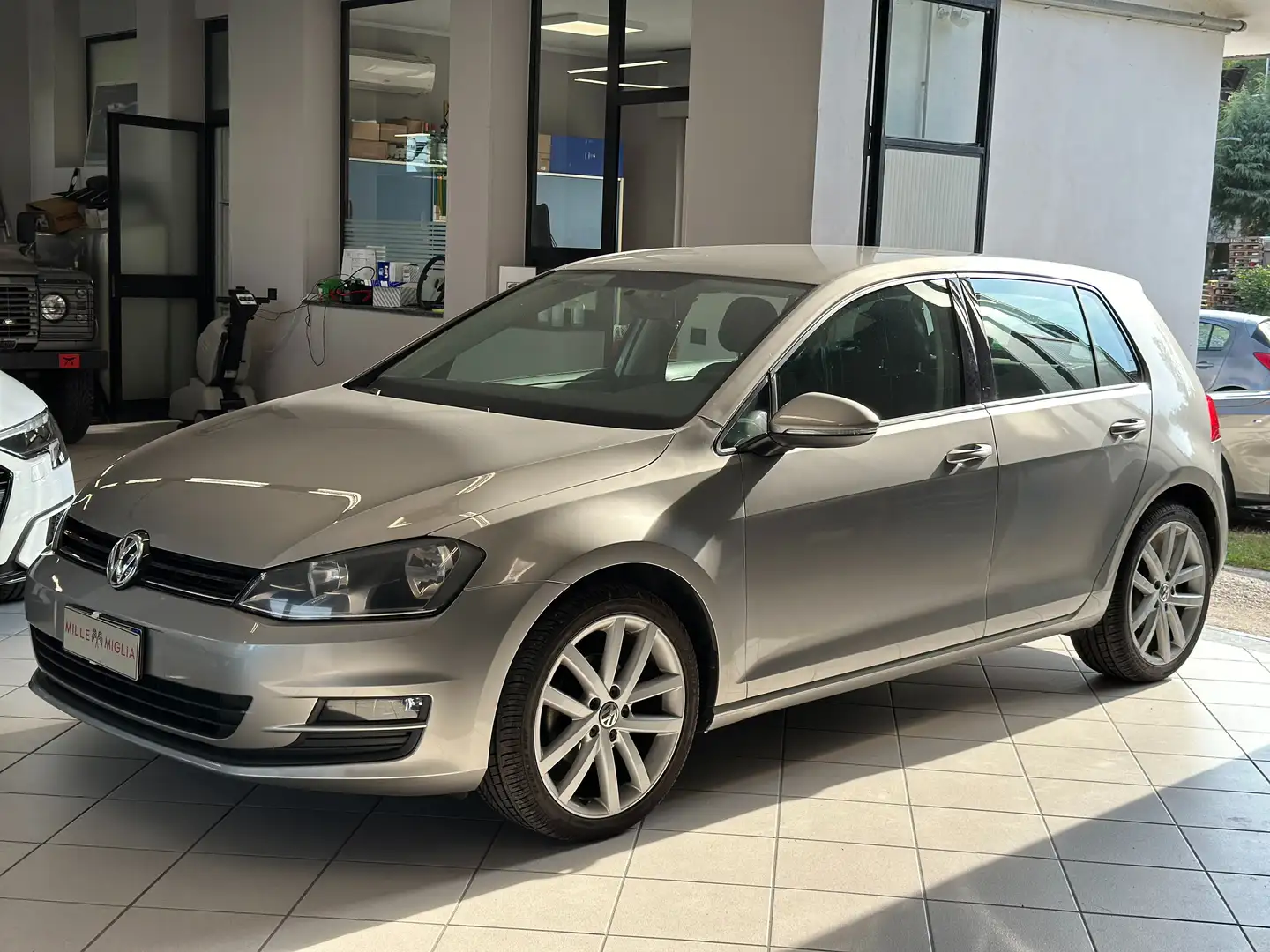 Volkswagen Golf 5p 1.2 tsi Comfortline Silber - 2