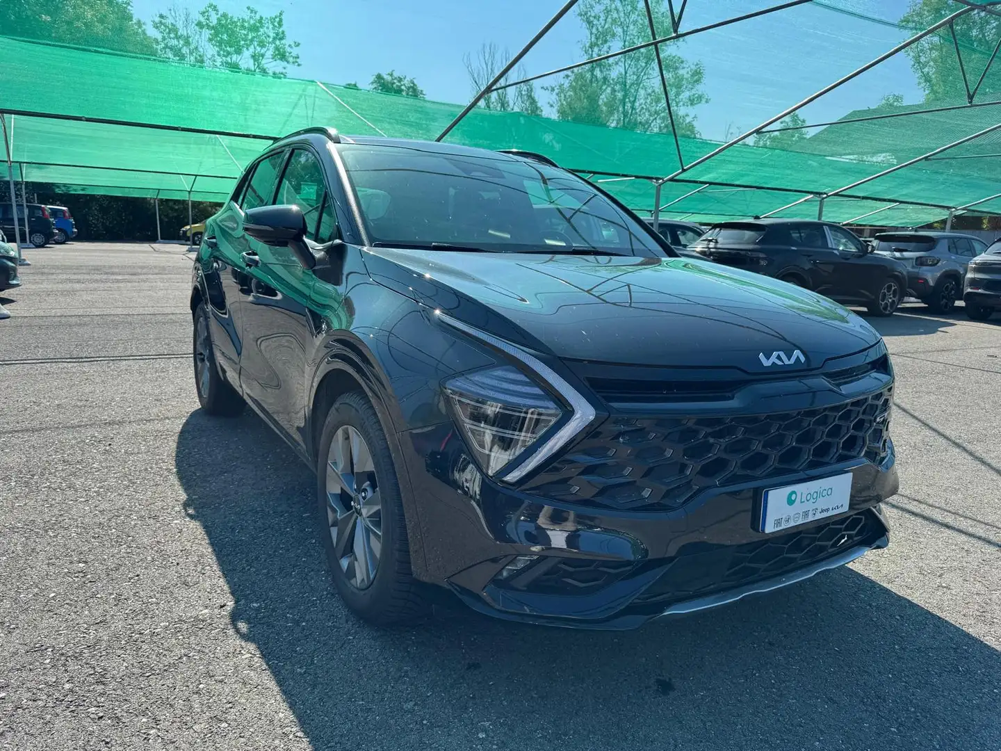 Kia Sportage 1.6 tgdi hev GT-line auto Zwart - 1