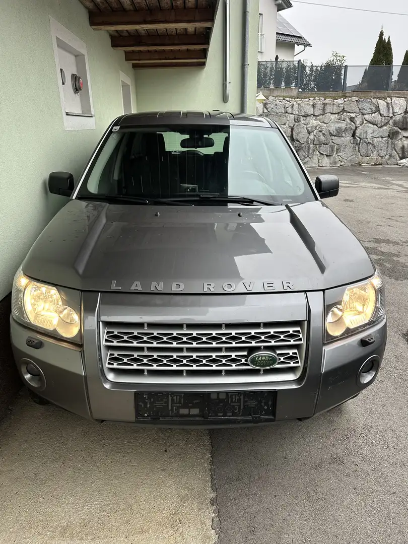 Land Rover Freelander 2,2 Td4 S Grau - 1