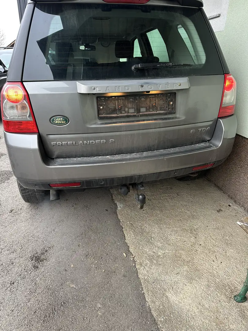 Land Rover Freelander 2,2 Td4 S Grau - 2