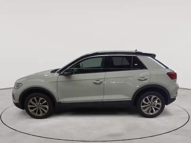Volkswagen T-Roc view 6
