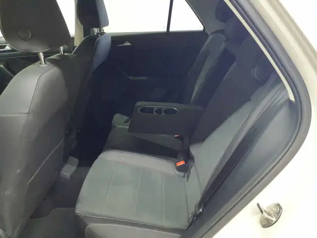 Volkswagen T-Roc view 14
