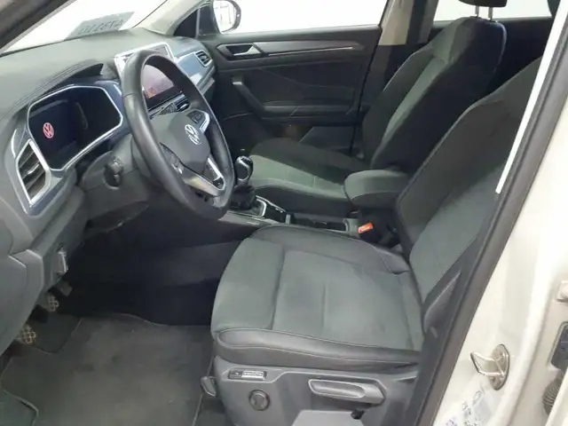 Volkswagen T-Roc view 8