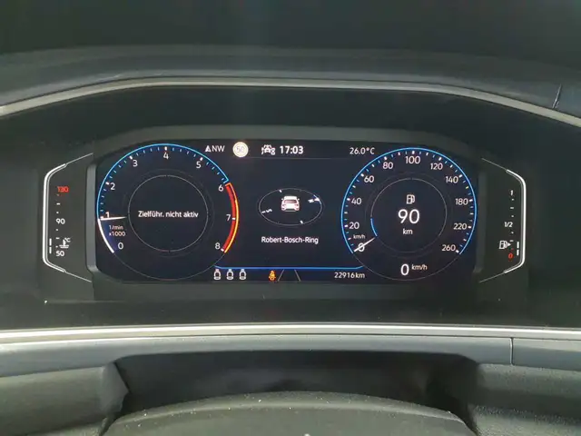Volkswagen T-Roc view 11