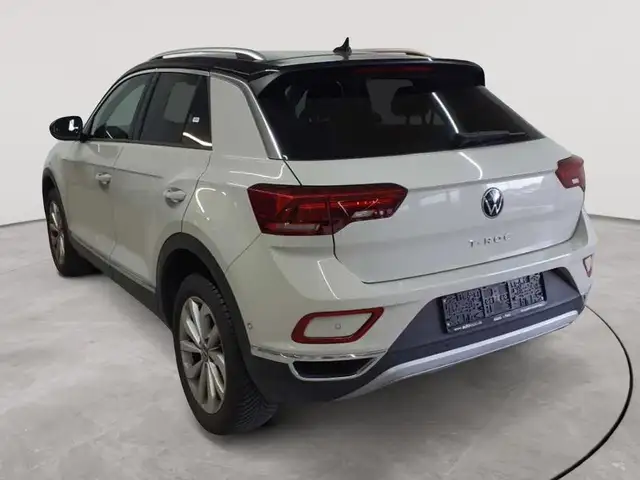 Volkswagen T-Roc view 5
