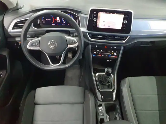 Volkswagen T-Roc view 9