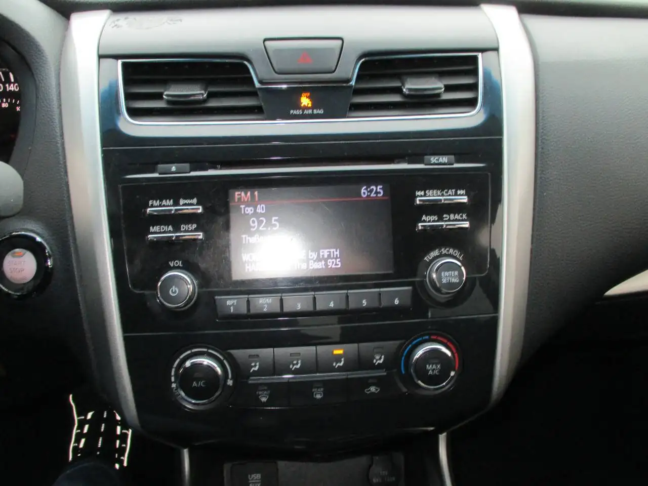 Nissan Altima снимка Nissan Altima