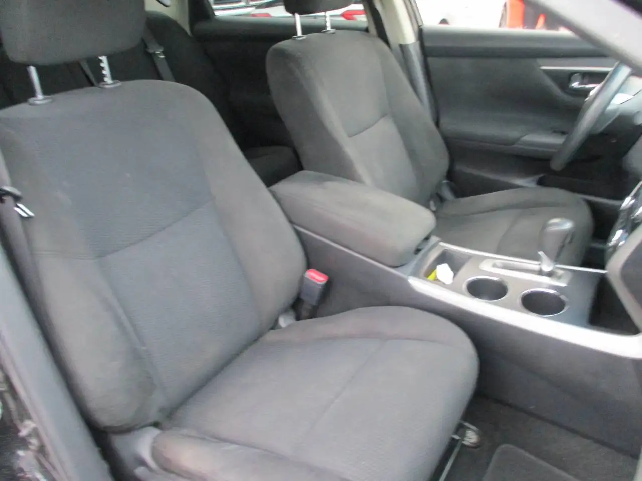 Nissan Altima снимка Nissan Altima