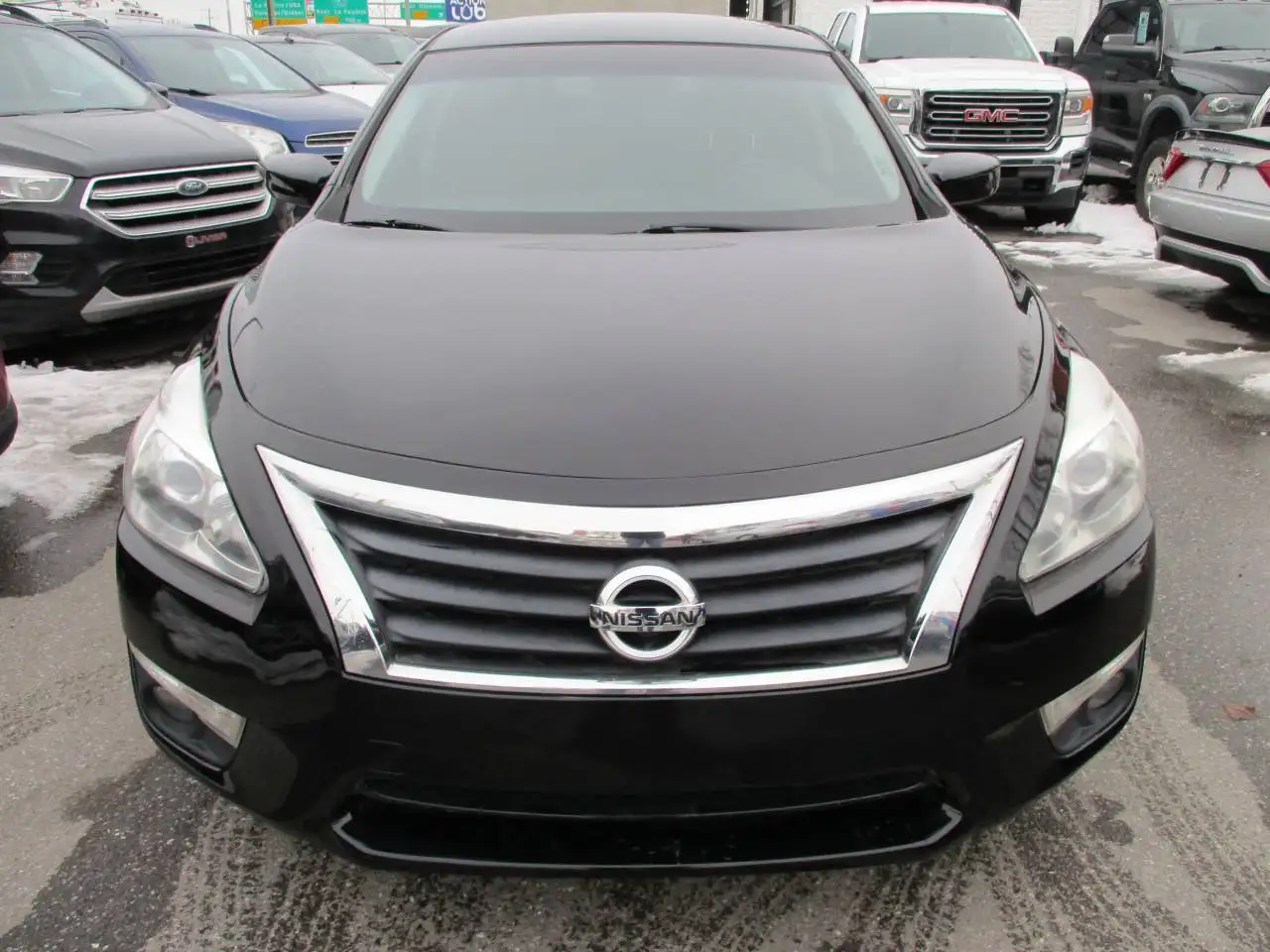 Nissan Altima снимка Nissan Altima