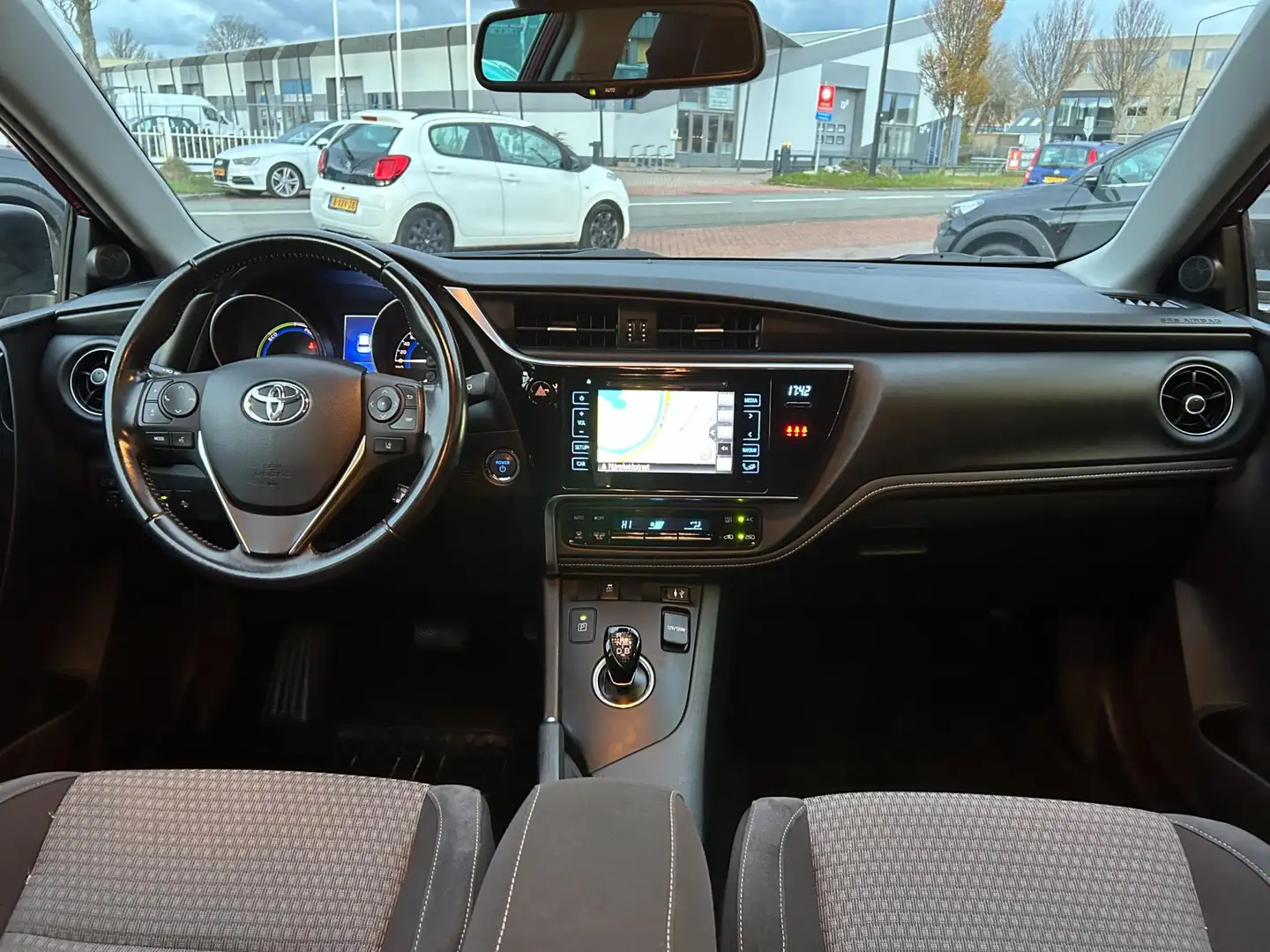 Toyota Auris 1.8 Hybrid Black Edition Aut|Clima|Cruise|NAVI|CAM Rouge - 2