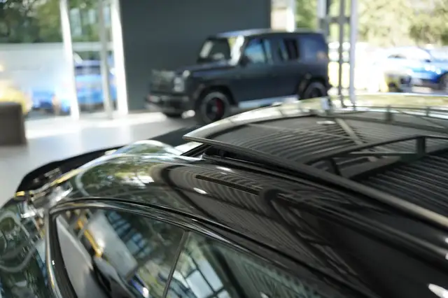 Mercedes-Benz C-Class view 11
