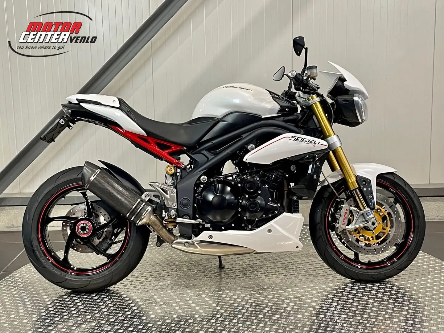 Triumph Speed Triple R - 1