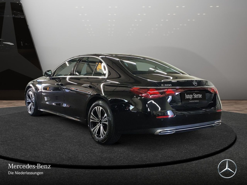 Mercedes-Benz E 200 Avantgarde Distr. LED Kamera Spurhalt-Ass 9G — photo 10