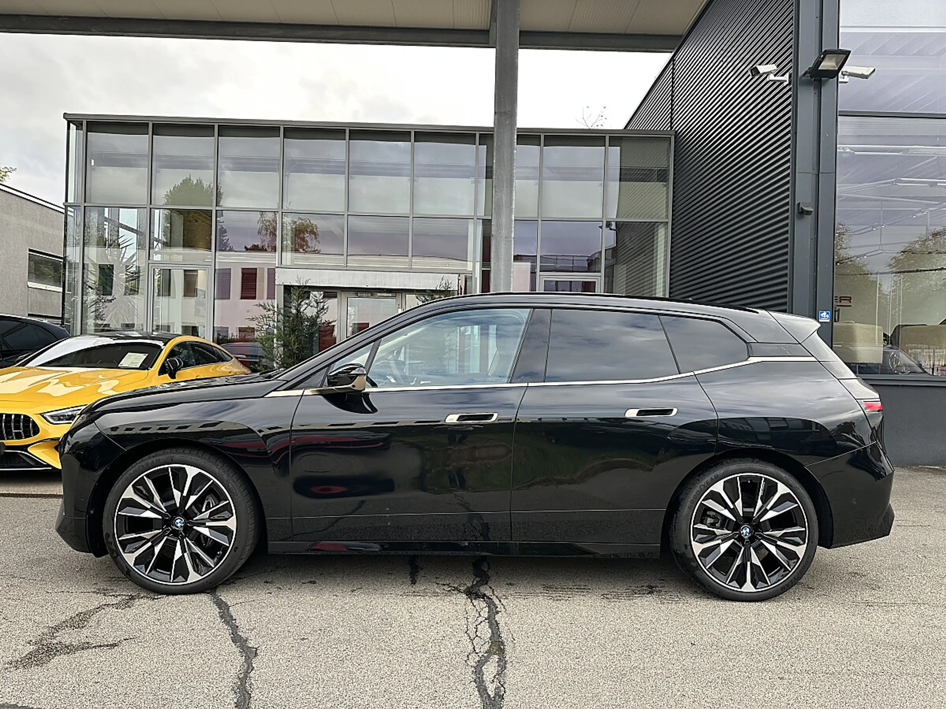 BMW iX xDrive45 101kWh / FACELIFT — photo 4