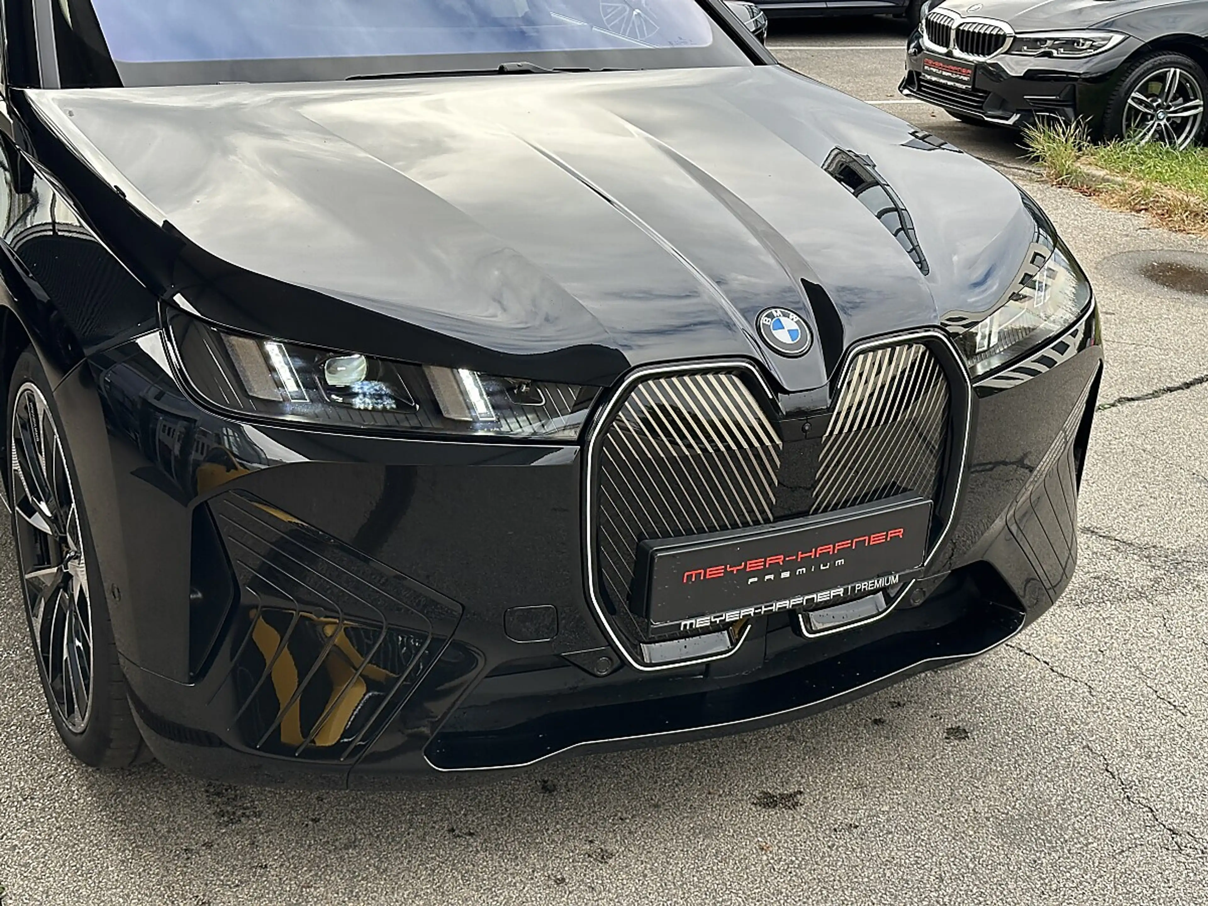 BMW iX xDrive45 101kWh / FACELIFT — photo 3
