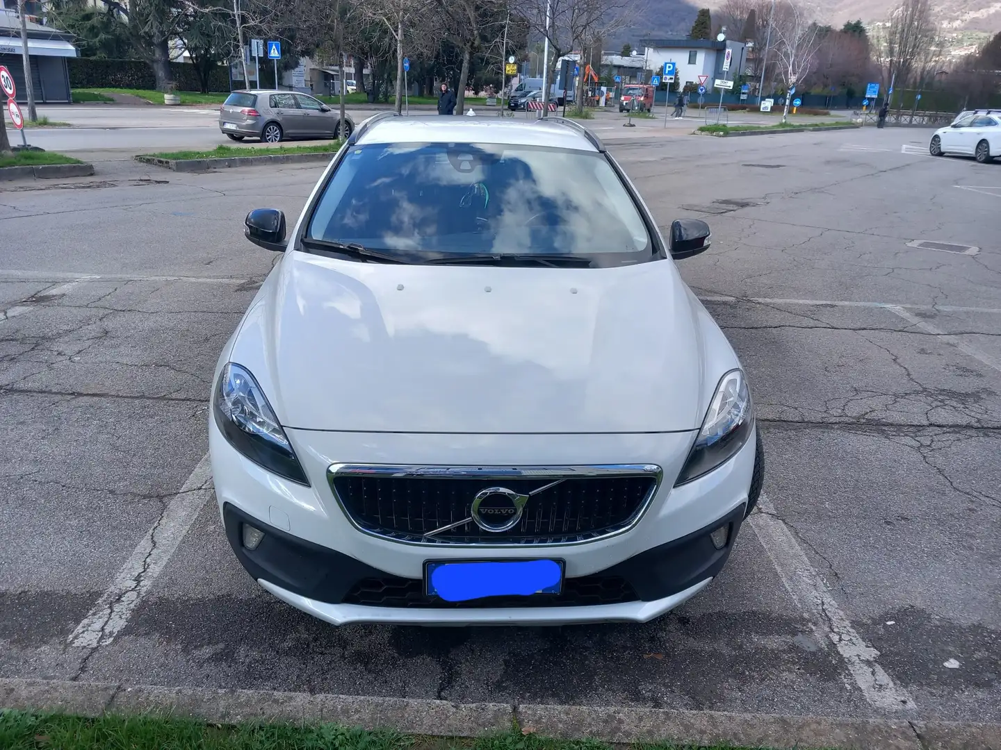 Volvo V40 Cross Country 2.0 d2 Kinetic geartronic my17 Fehér - 1