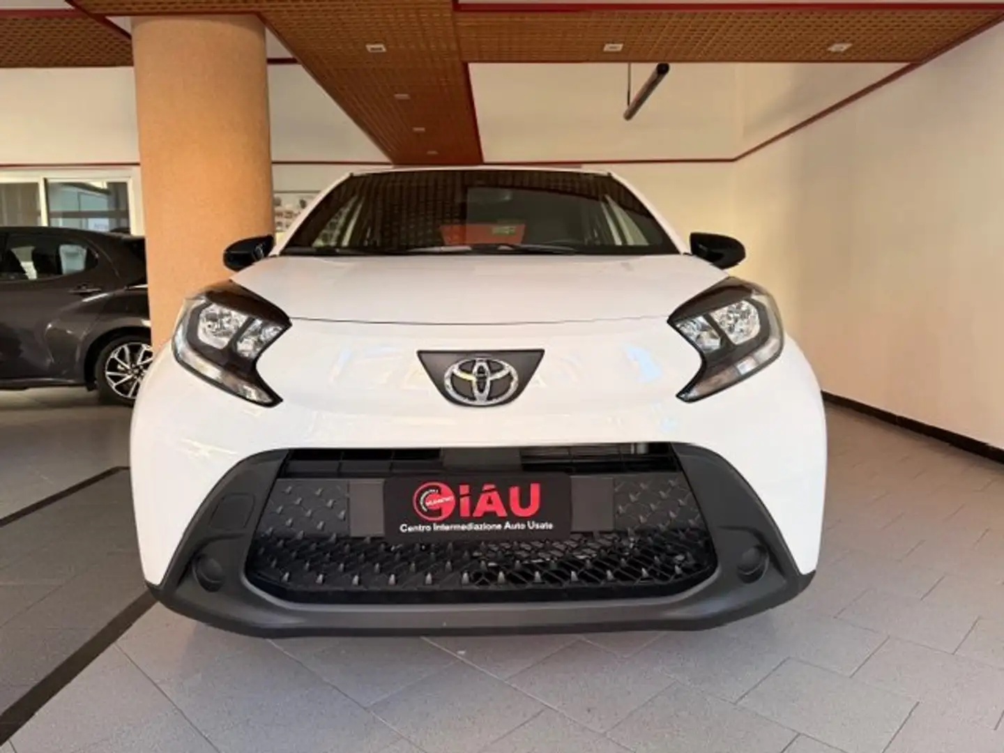 Toyota Aygo X 1.0 Active 72cv Bianco - 2