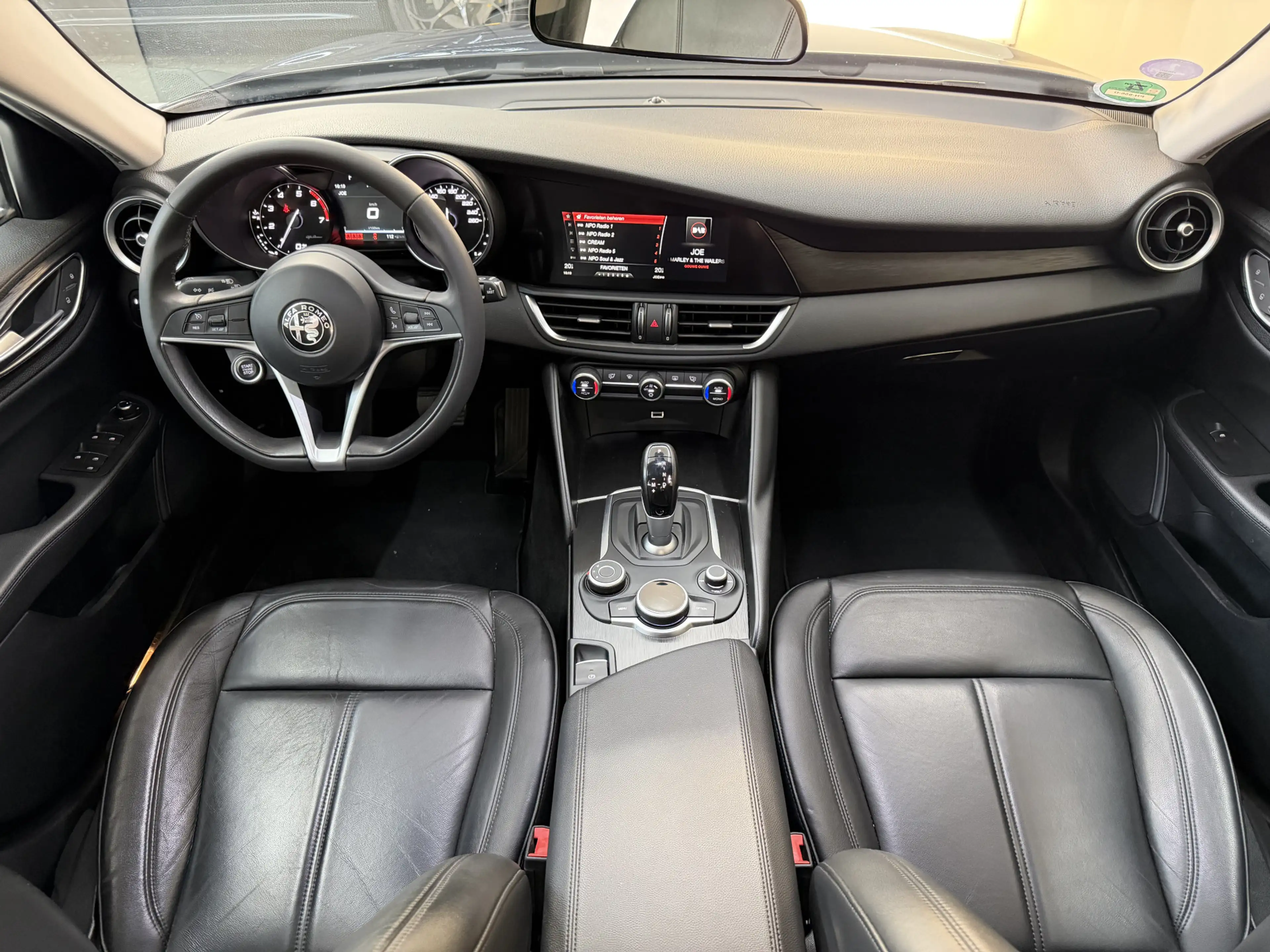 Alfa Romeo Giulia 2.0T Super, 280Pk, 2017, 2de eigenaar, Squadra tun — photo 2