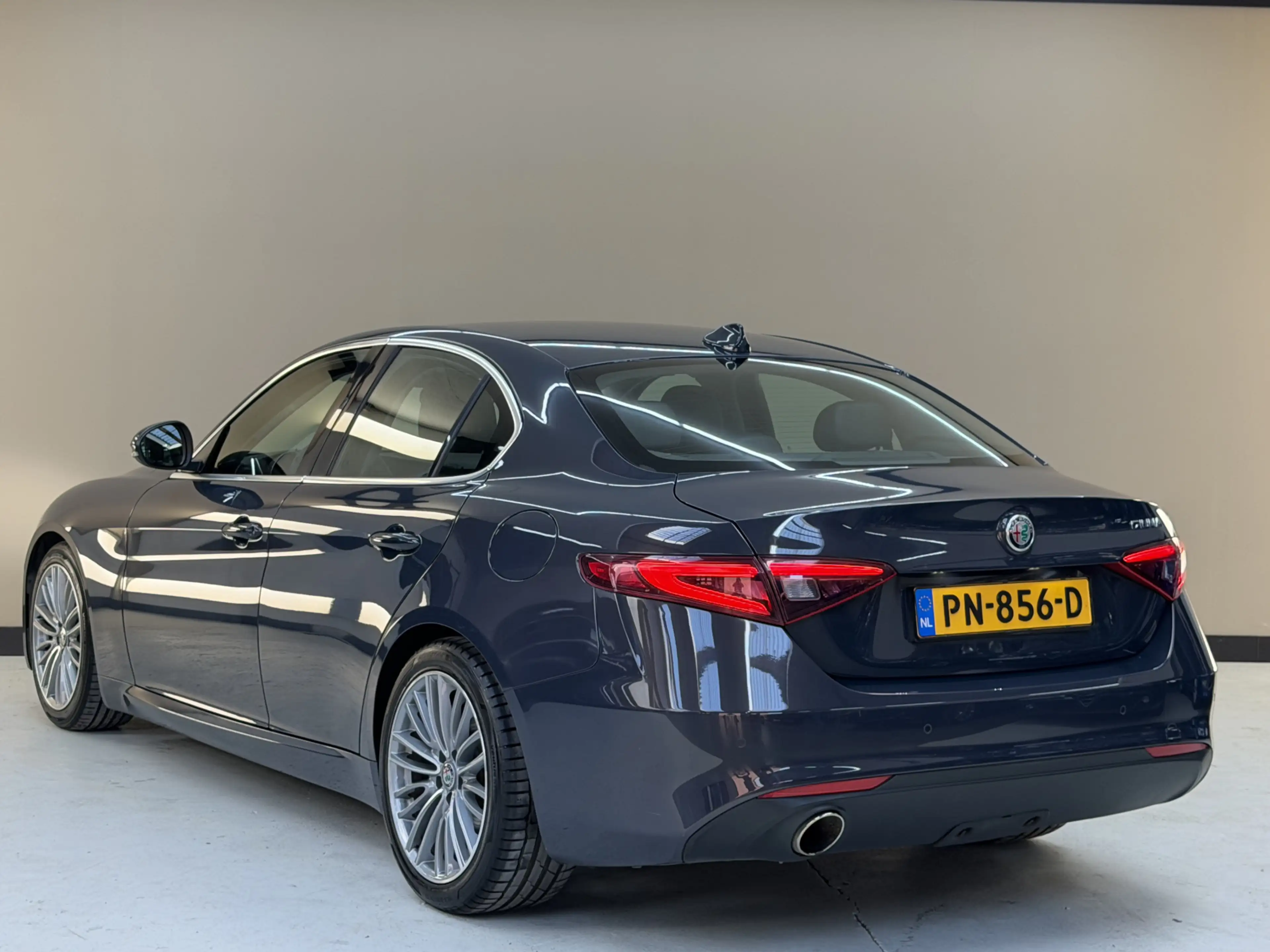 Alfa Romeo Giulia 2.0T Super, 280Pk, 2017, 2de eigenaar, Squadra tun — photo 7