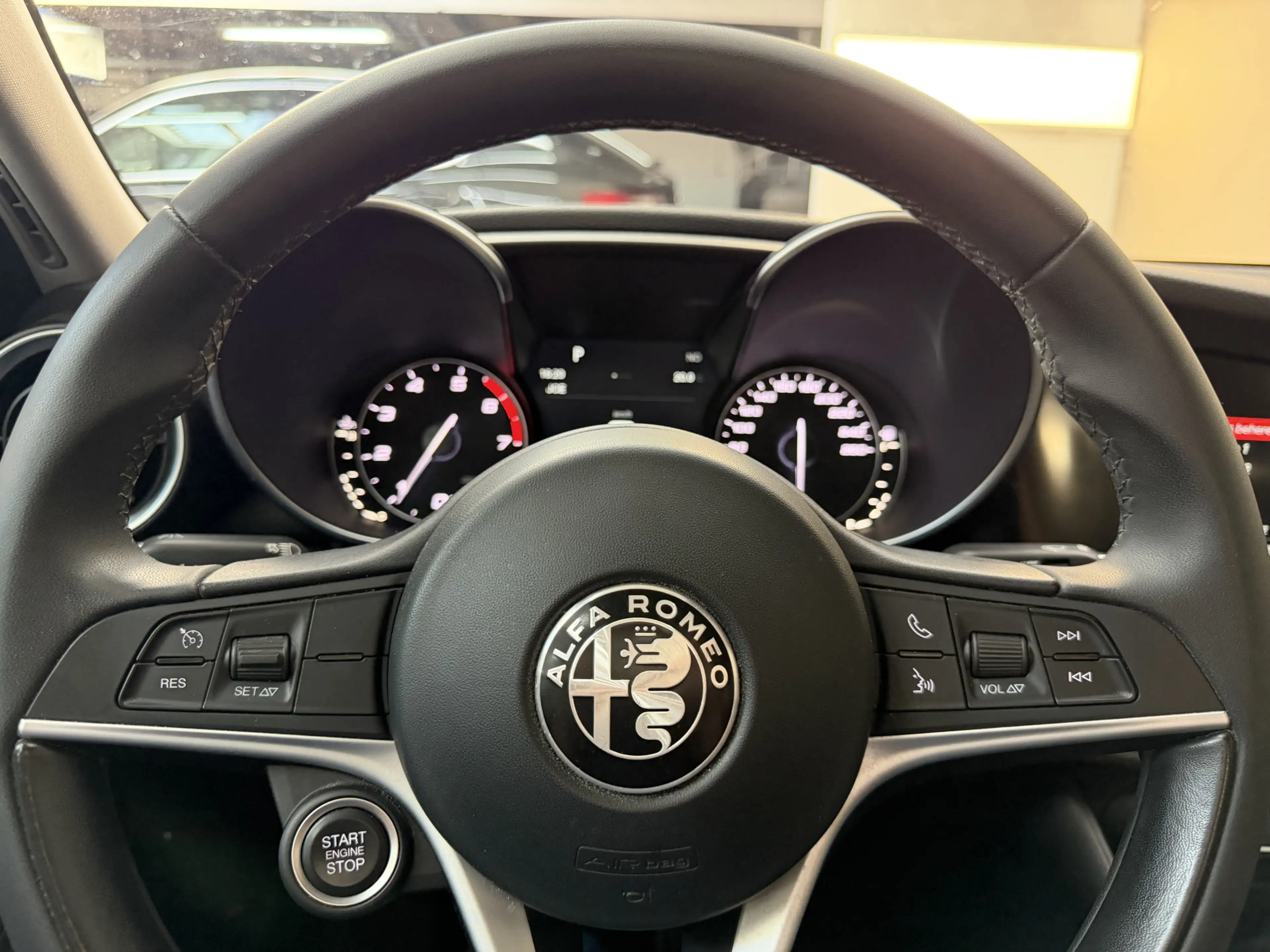 Alfa Romeo Giulia 2.0T Super, 280Pk, 2017, 2de eigenaar, Squadra tun — photo 14