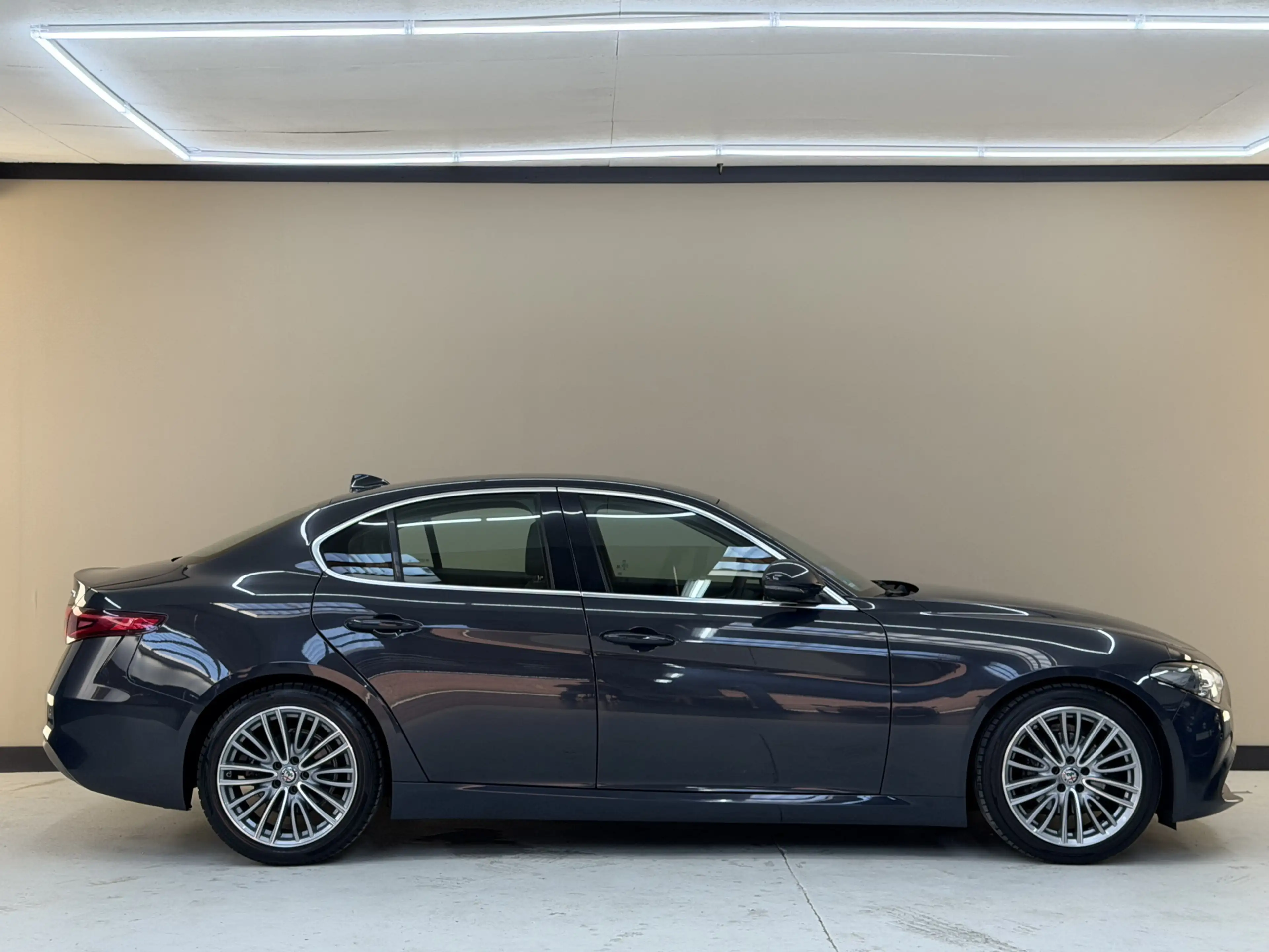Alfa Romeo Giulia 2.0T Super, 280Pk, 2017, 2de eigenaar, Squadra tun — photo 9