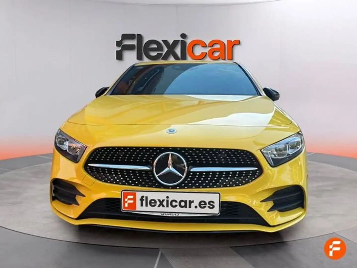 Mercedes-Benz A 180 Amarillo - 2