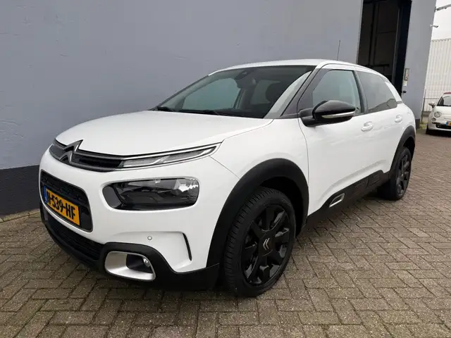 Citroen C4 Cactus 1.2 Shine Automaat - Navigatie - Climate