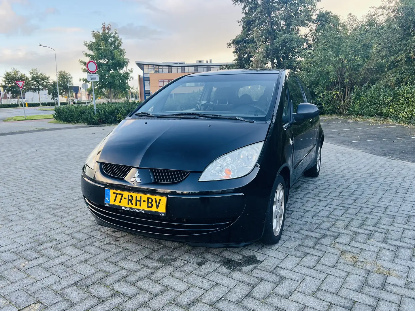Mitsubishi Colt CZ3 1.3 Heartbeat – 2005  – nieuwe APK Zwart - 2
