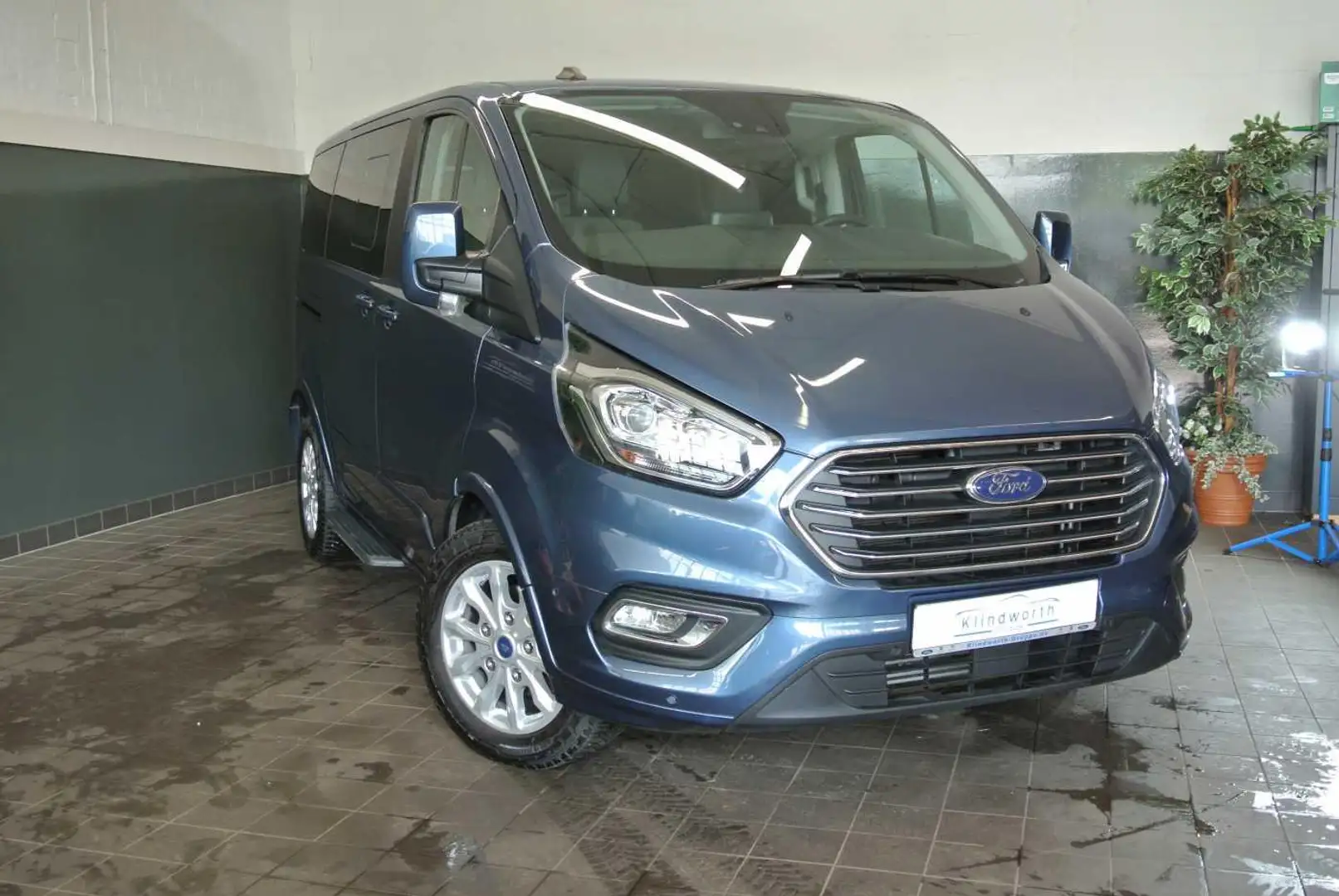 Ford Tourneo Custom 320 EcoBlue L1H1 Aut. Titanium Bleu - 2