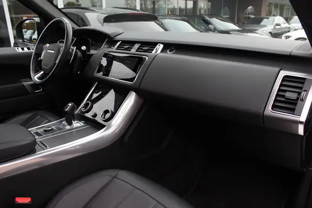 Land Rover Range Rover Sport view 13