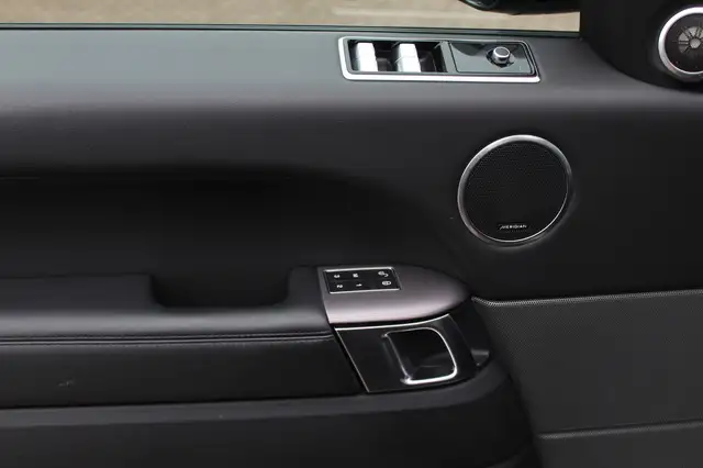 Land Rover Range Rover Sport view 22