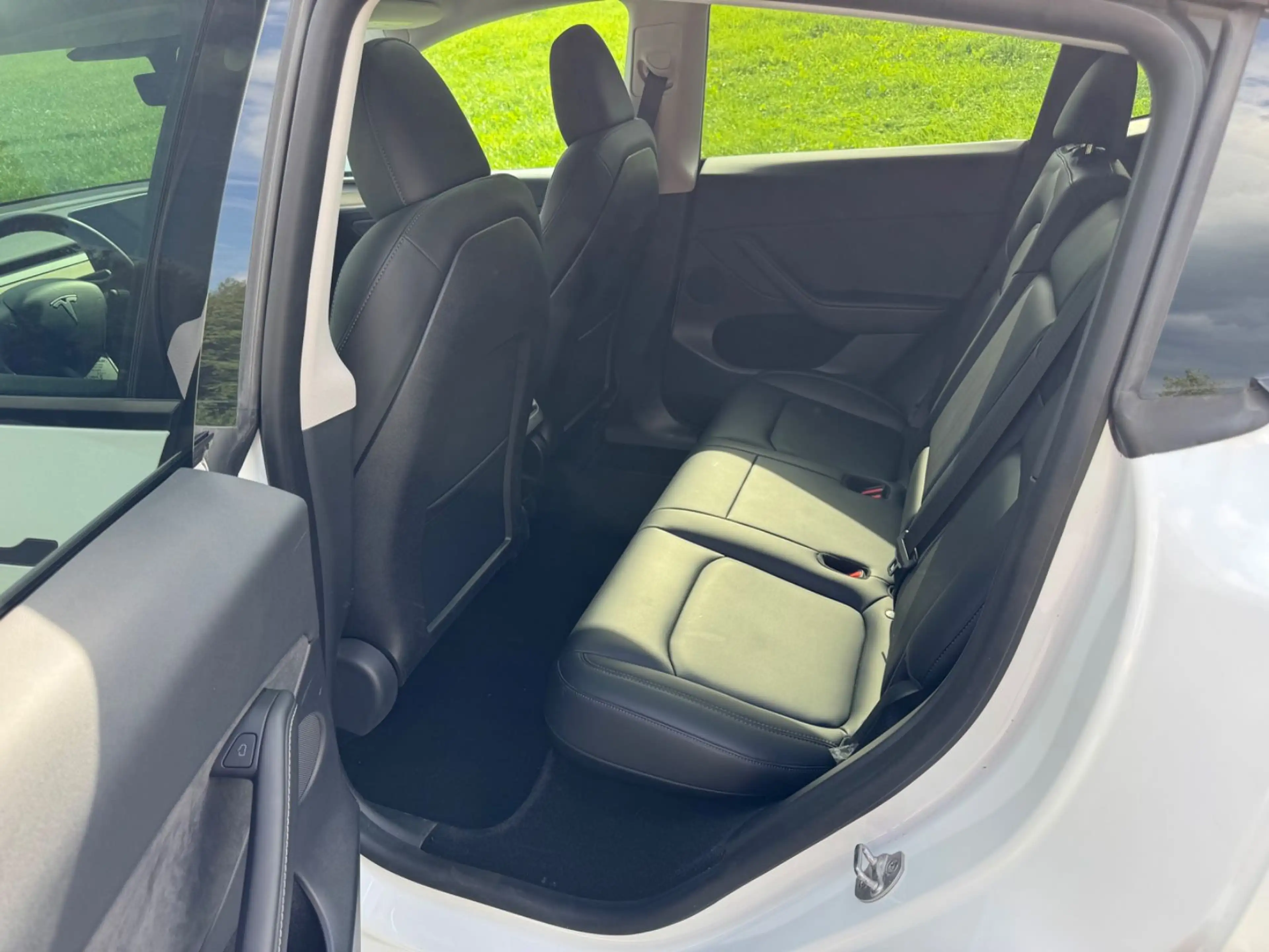 Tesla Model Y Long Range Dual AWD ALLRAD 20" AHK MWST. — photo 12