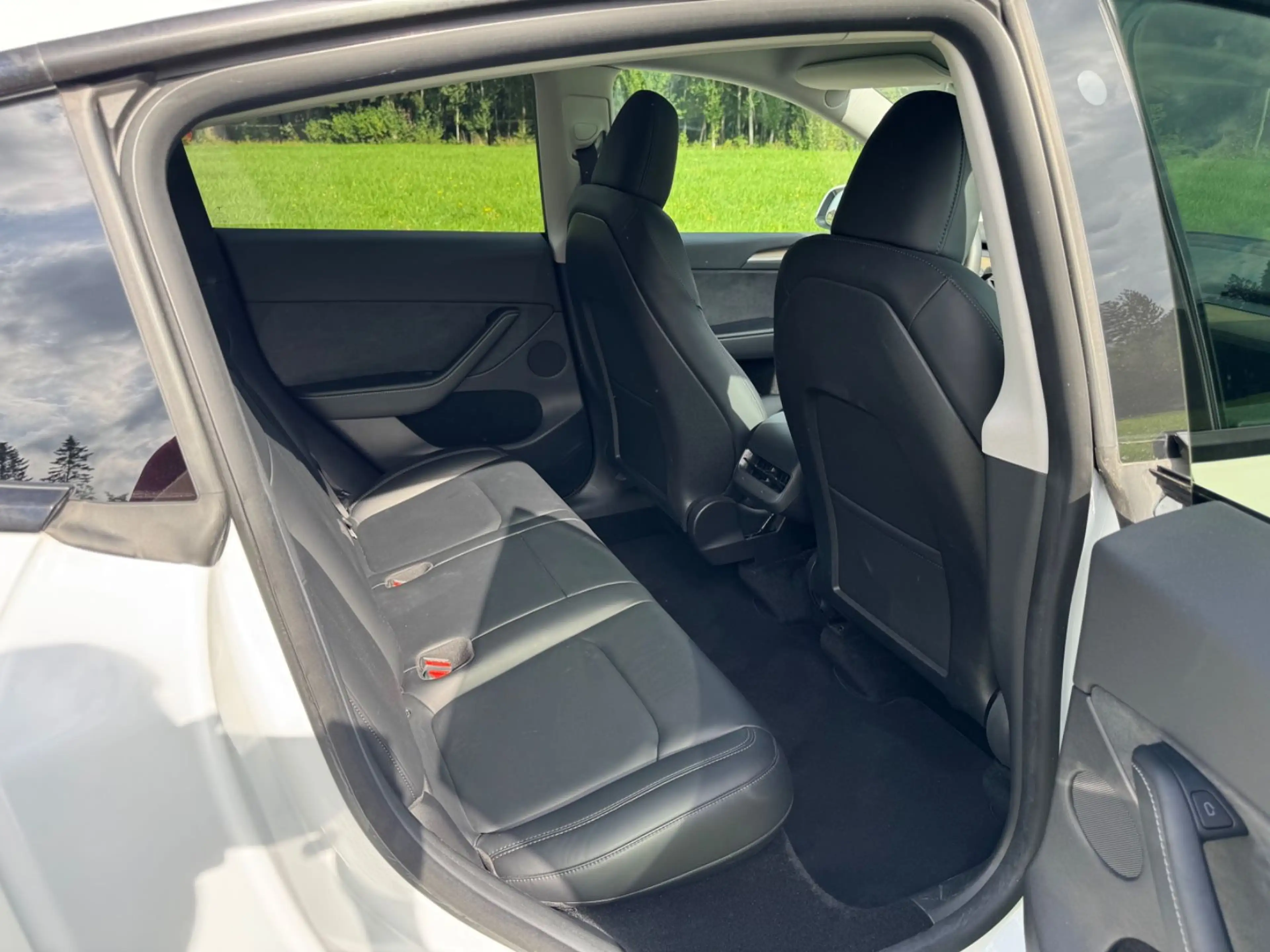 Tesla Model Y Long Range Dual AWD ALLRAD 20" AHK MWST. — photo 13