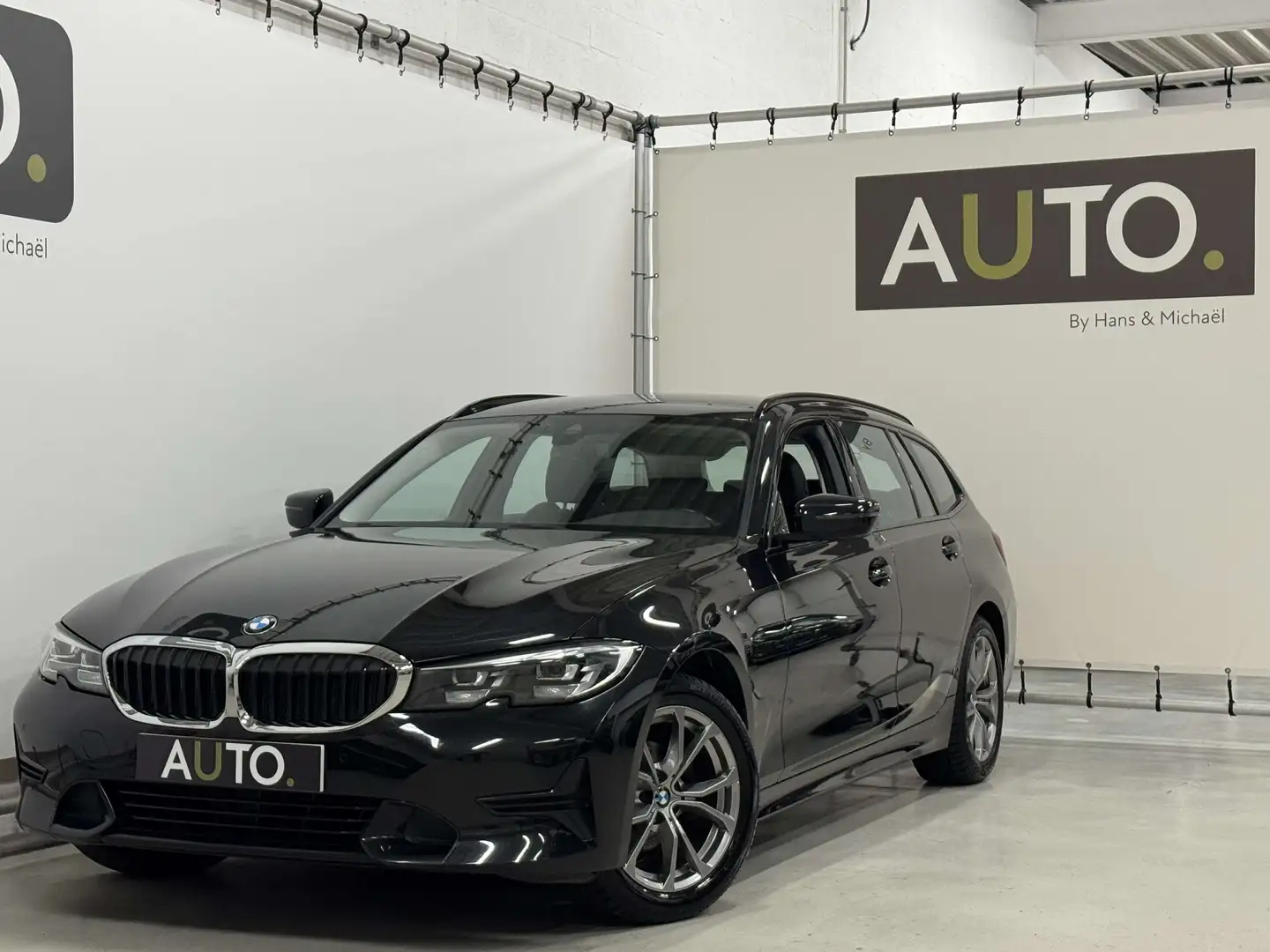 BMW 318 318iA Touring Sportline *LEDER*ZETELVERW*CARPLAY* Noir - 1