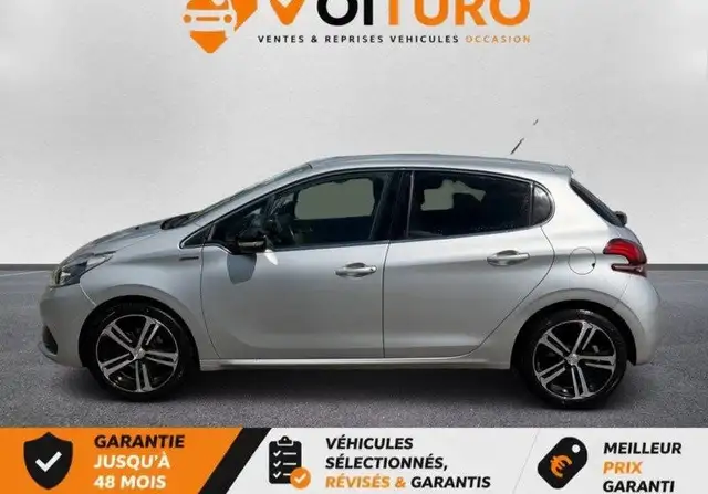 Peugeot 208 view 5