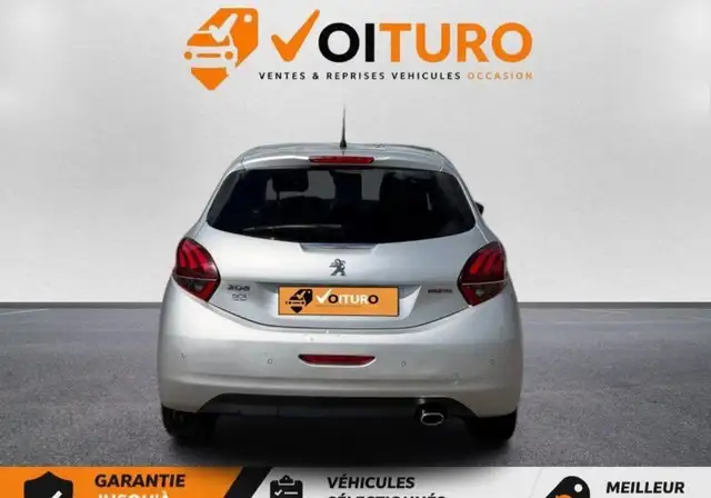 Peugeot 208 view 8