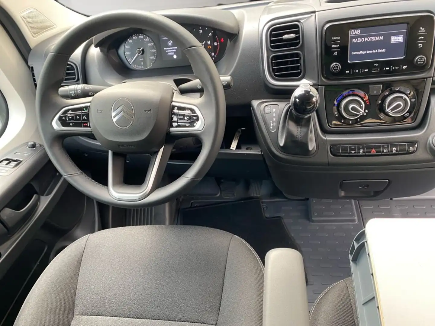 Citroen Jumper 2.2 BlueHDi 140 L2H2 Autm. bott Transline Plus Grau - 2