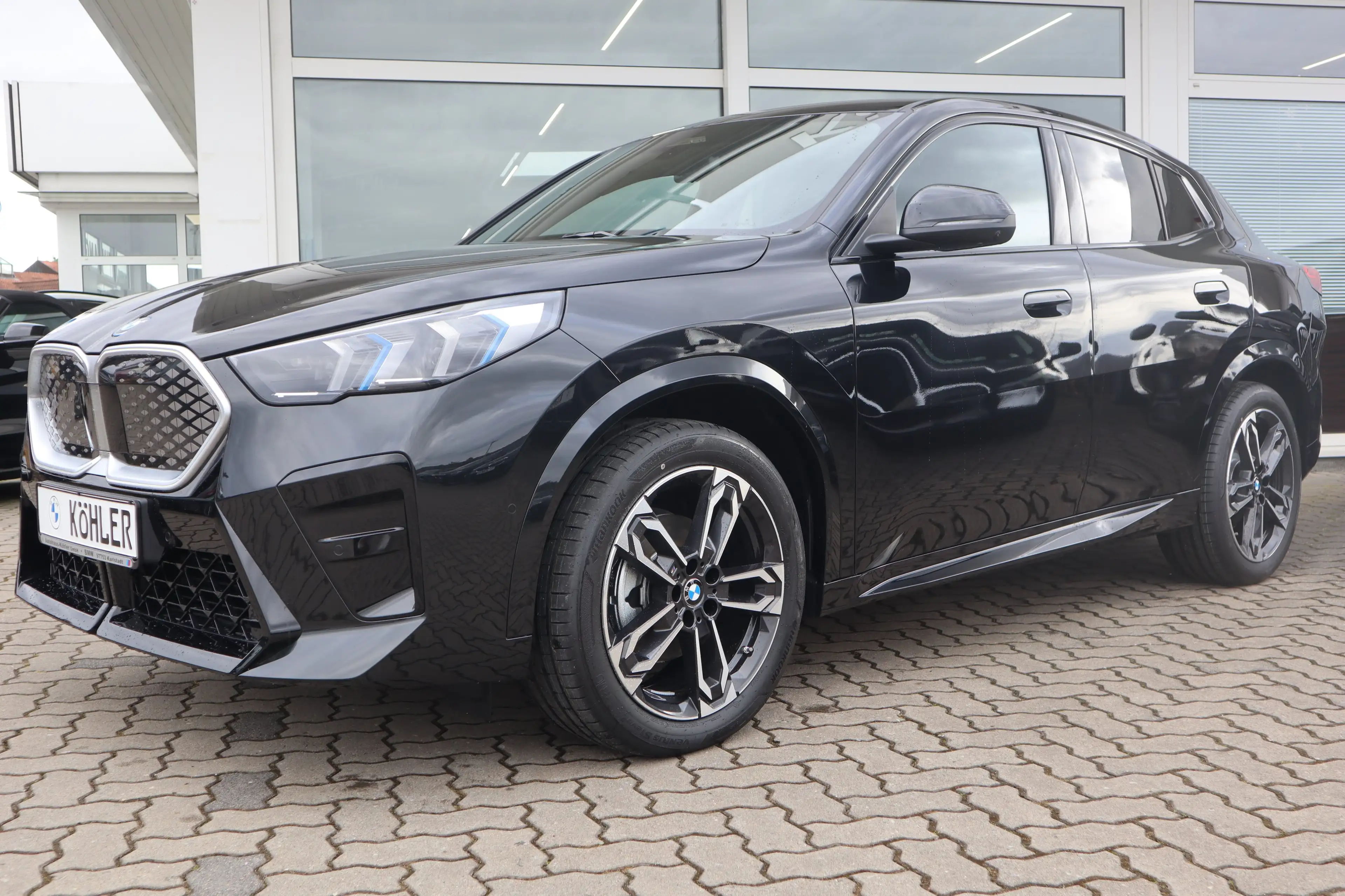 BMW iX2 eDrive20 M Sport/AHK/HeadUp/DAB/LED/SHZ RFK