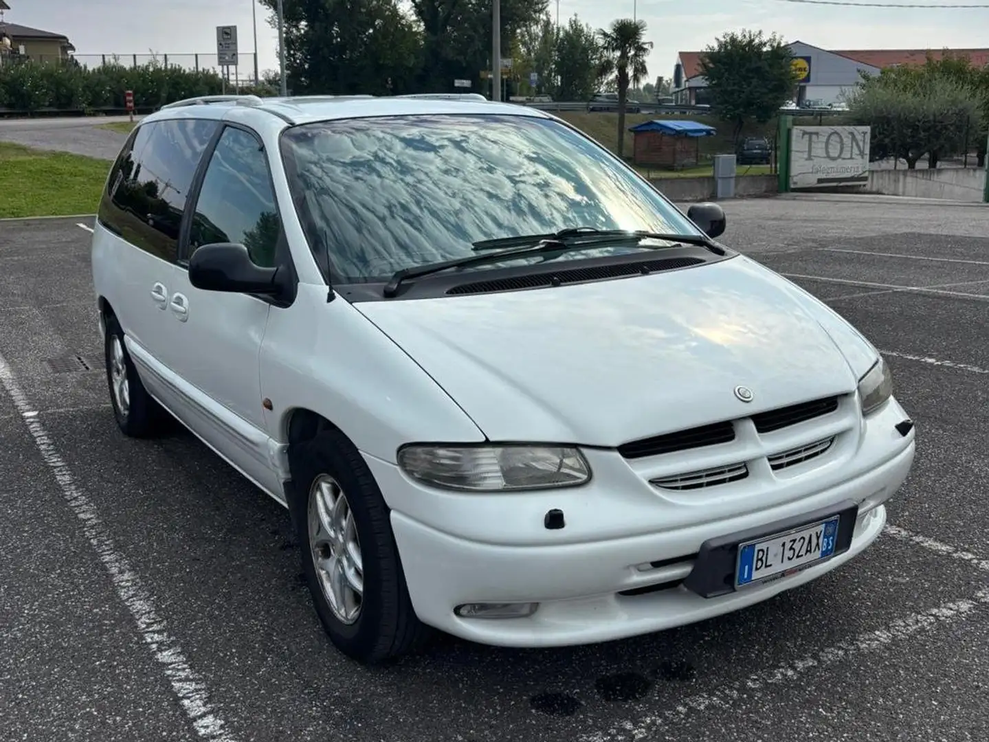 Chrysler Voyager Voyager 2.0 16v SE Bianco - 1