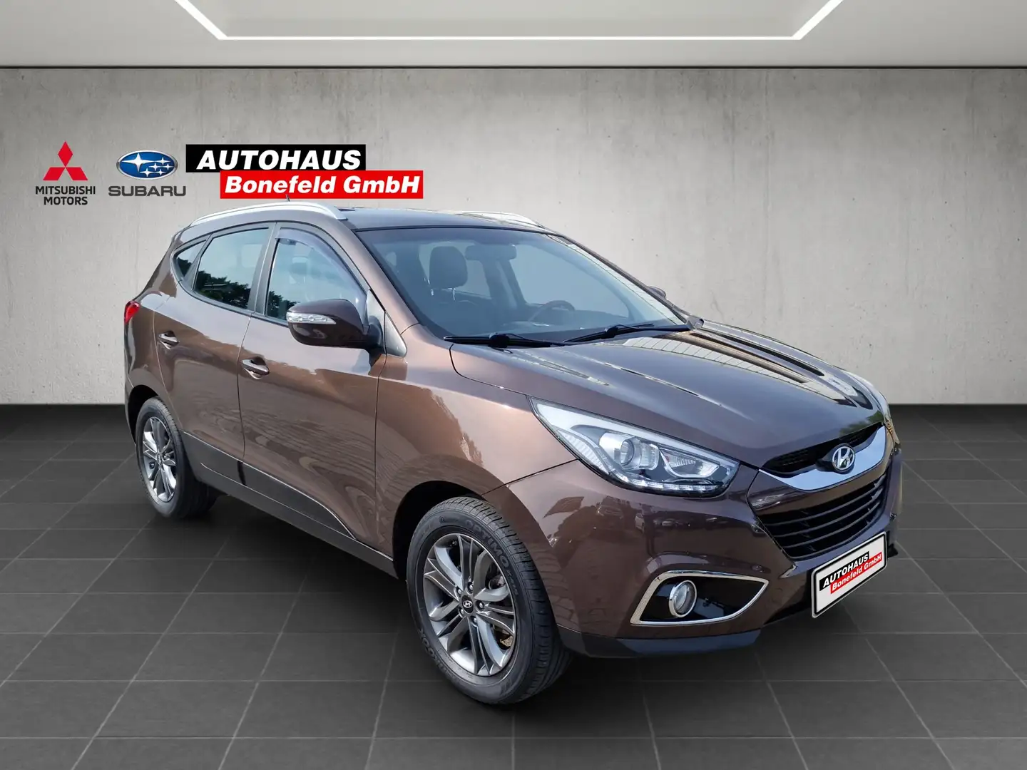 Hyundai iX35 FIFA World Cup Edition AWD AHK Hnědá - 2