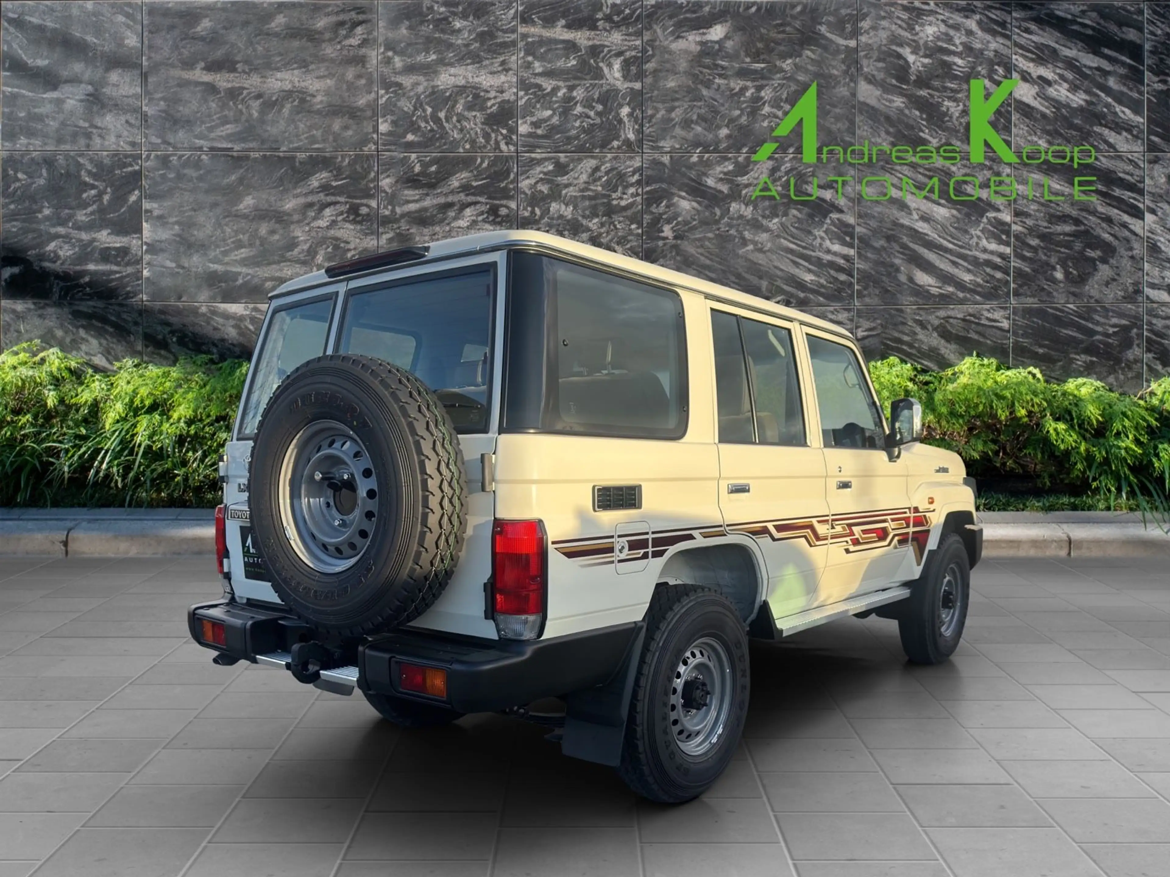 Toyota Land Cruiser GRJ 76 4,0i V6 Euro-6e 4x4 SOFORT — photo 4