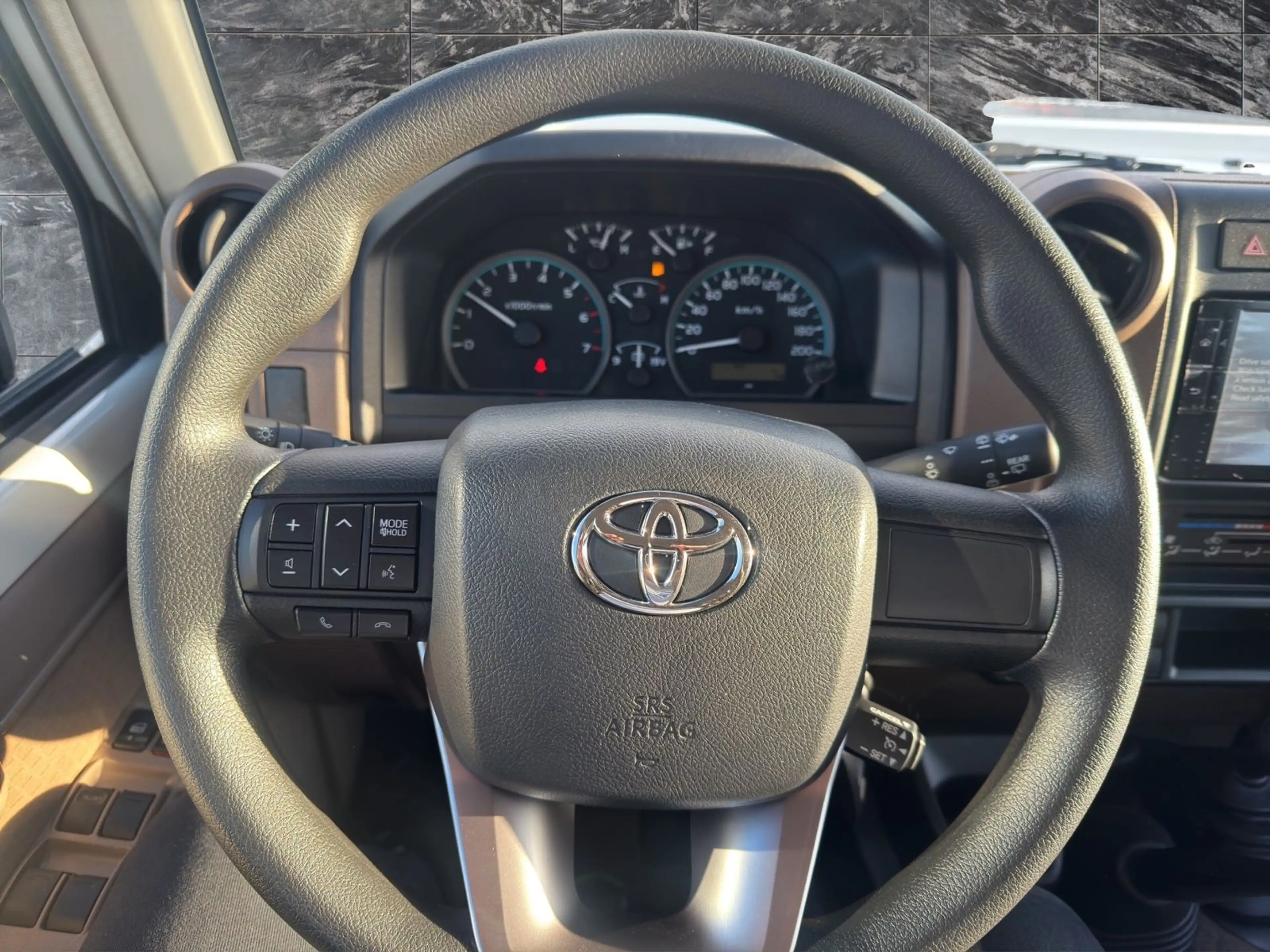 Toyota Land Cruiser GRJ 76 4,0i V6 Euro-6e 4x4 SOFORT — photo 12