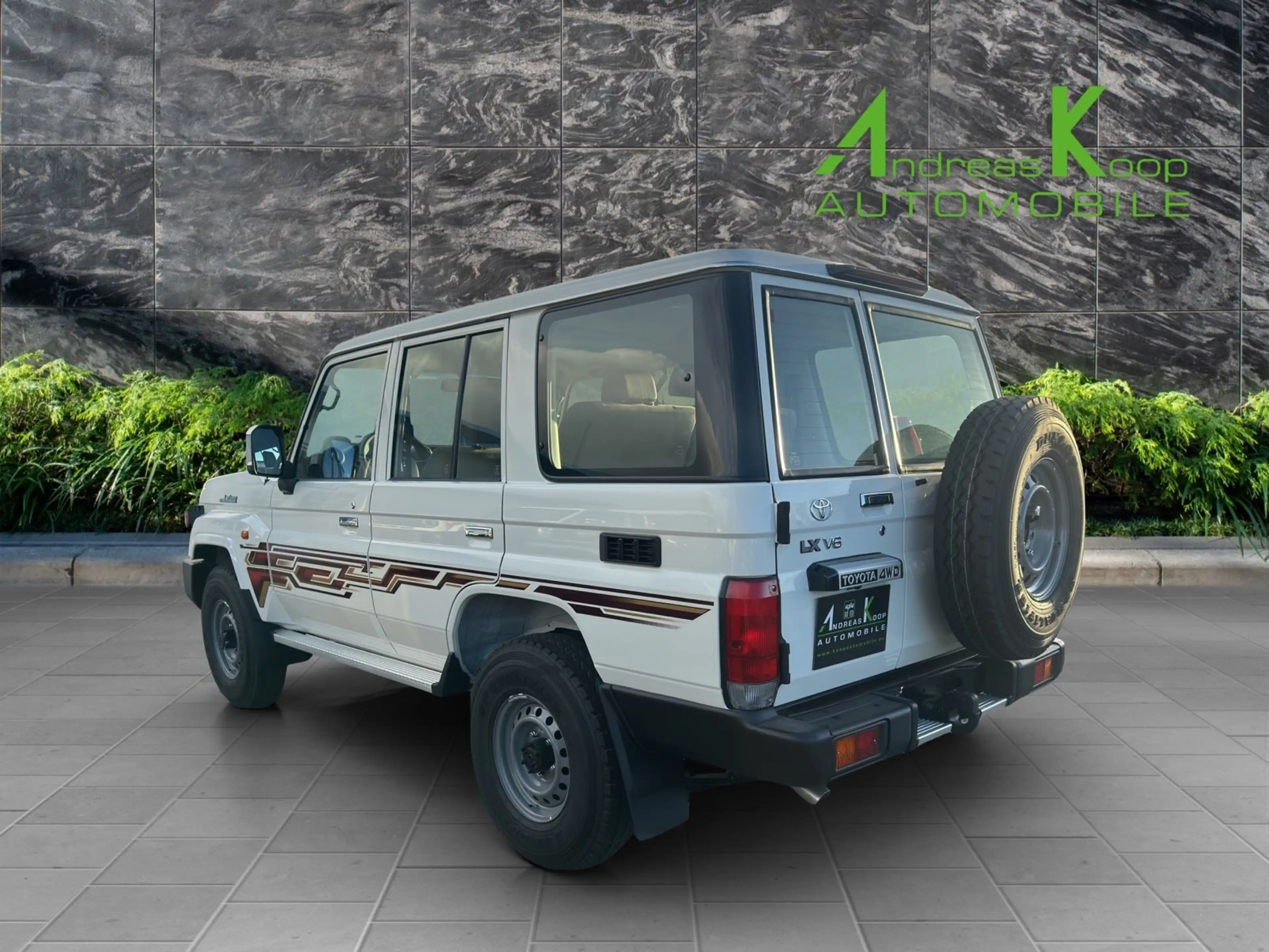 Toyota Land Cruiser GRJ 76 4,0i V6 Euro-6e 4x4 SOFORT — photo 3