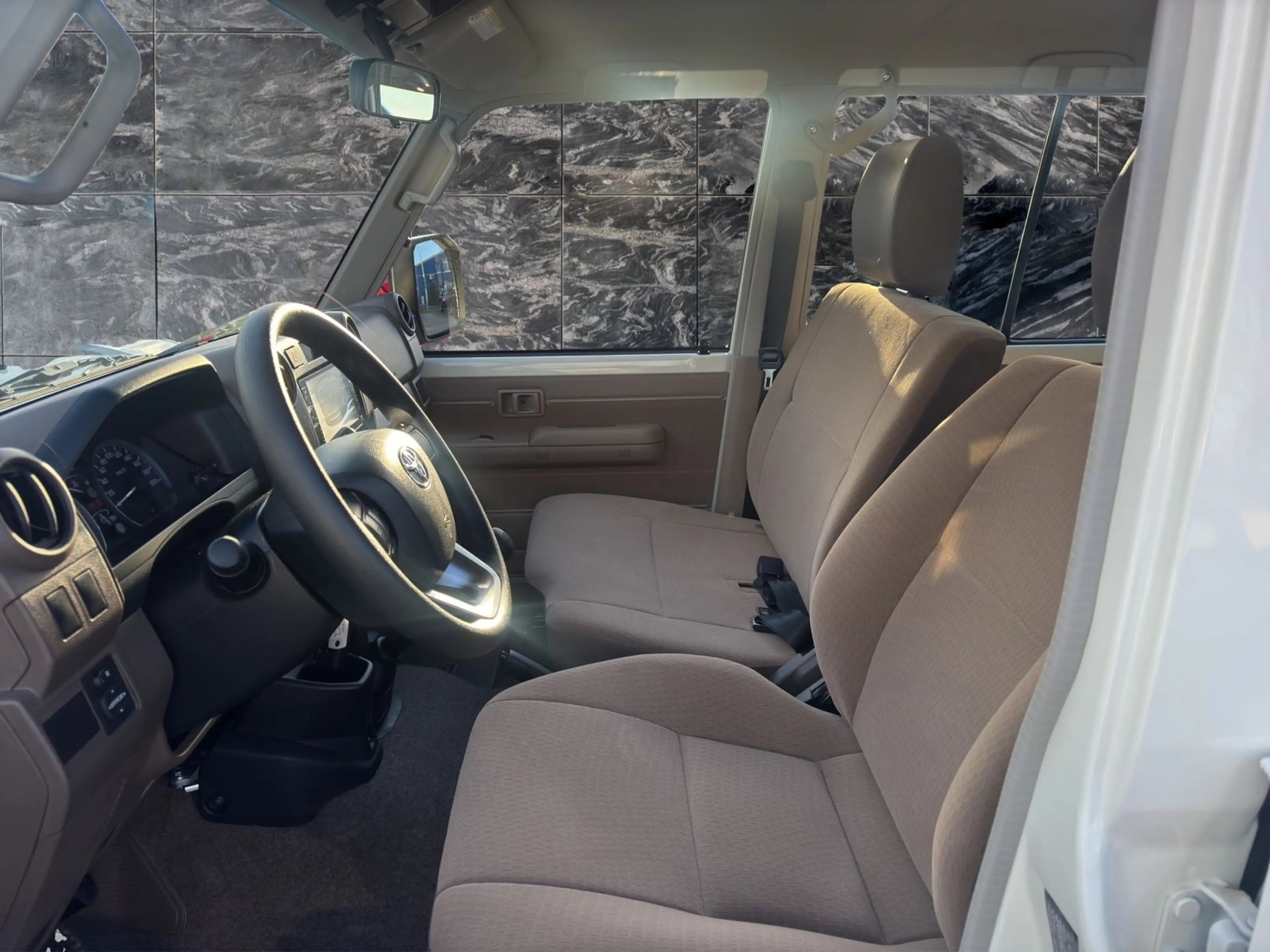 Toyota Land Cruiser GRJ 76 4,0i V6 Euro-6e 4x4 SOFORT — photo 9