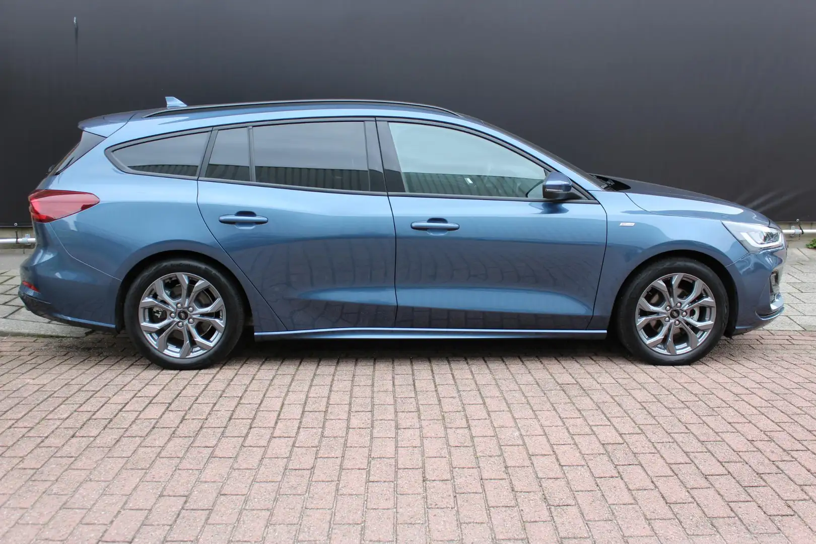 Ford Focus Wagon 1.0 EcoBoost Hybrid ST Line | Winterpack | C Blau - 2