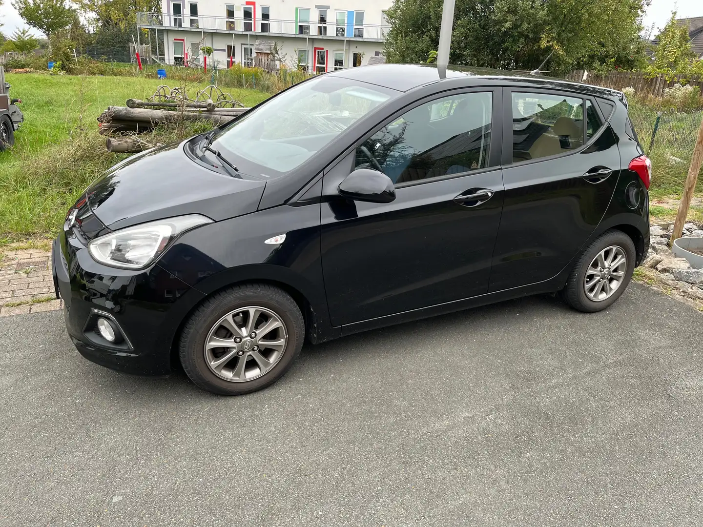 Hyundai i10 i10 1.2 YES! Silver Schwarz - 1