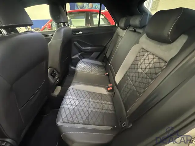 Volkswagen T-Roc view 12