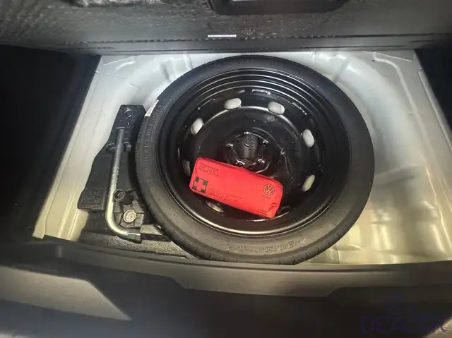 Volkswagen T-Roc view 8