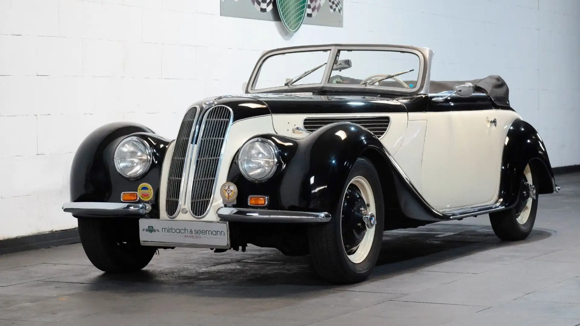 BMW 327 Cabrio mit Mehrleistung & Overdrive-Getriebe Schwarz - 1