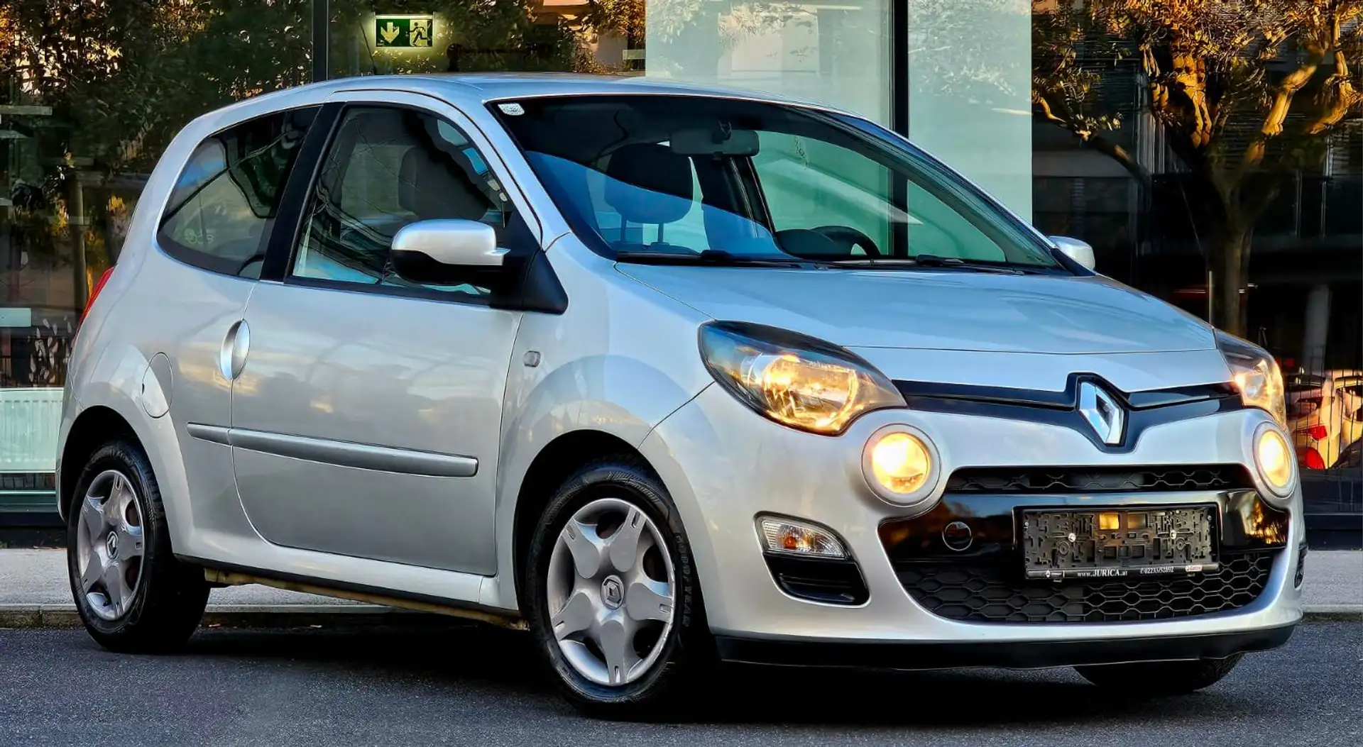 Renault Twingo ""Nur 62.000 KM""Neues Pickerl""Neues Service"" Grau - 1